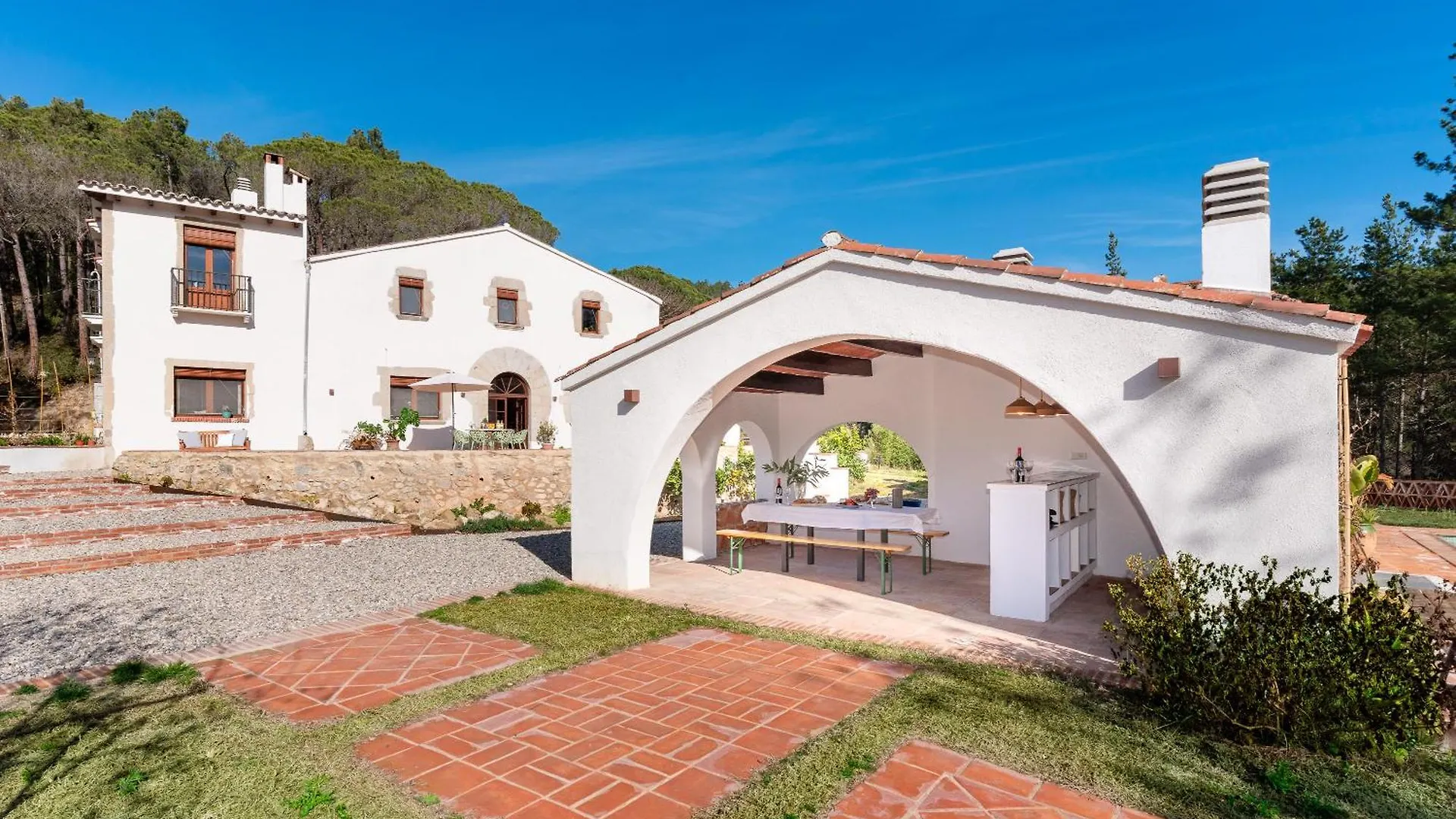 La Terraza - Grosszuegiges Appartment In Katalanischer Masia Sant Iscle De Vallalta