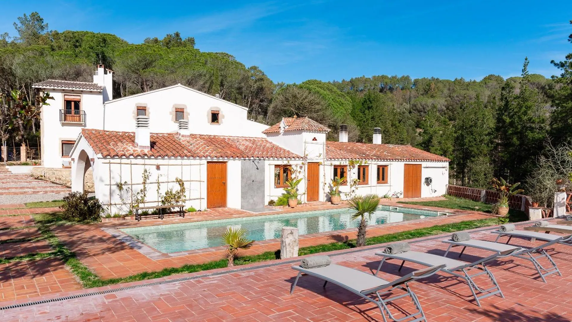 La Terraza - Grosszuegiges Appartment In Katalanischer Masia Sant Iscle De Vallalta Spain