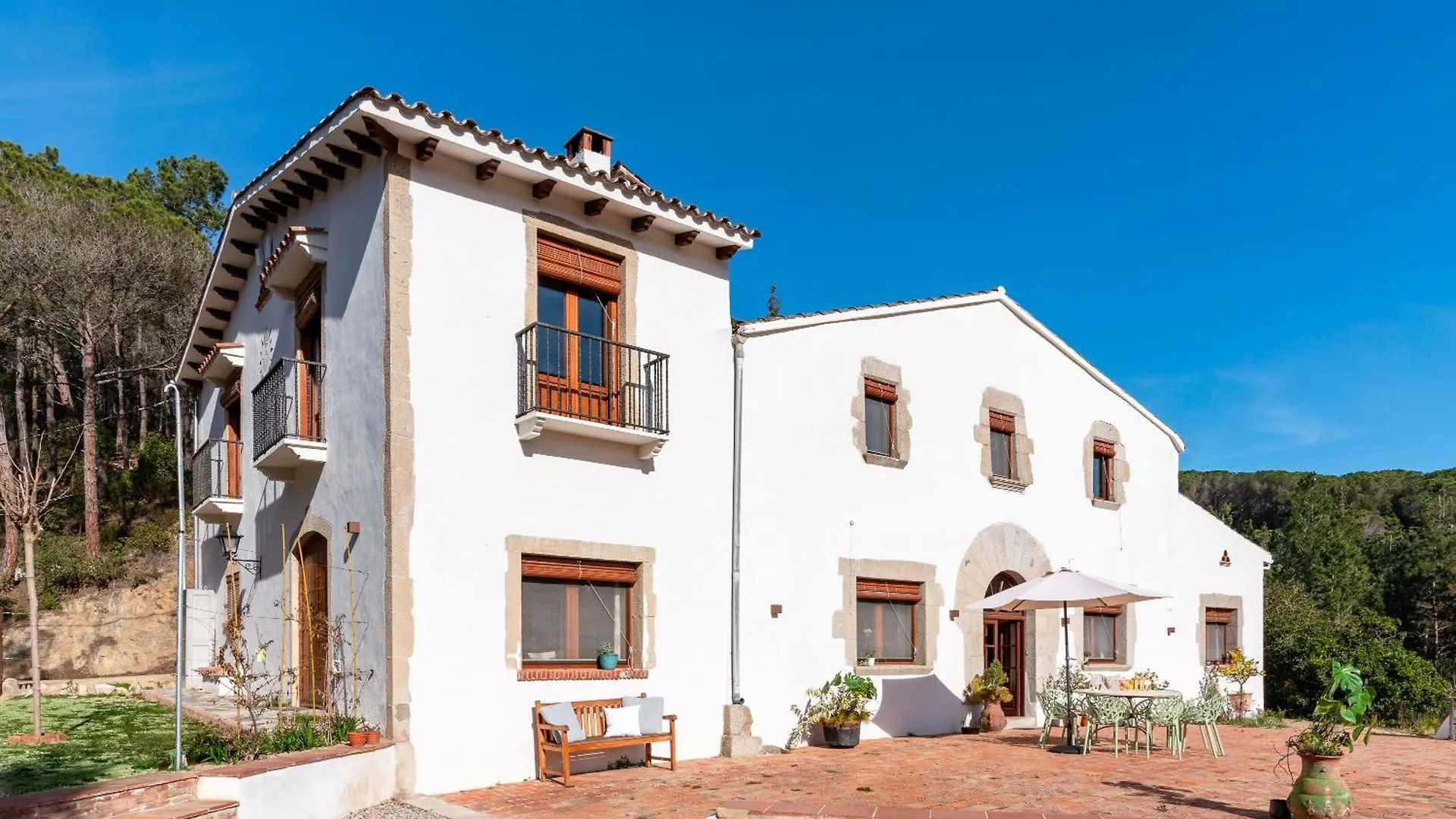 La Terraza - Grosszuegiges Appartment In Katalanischer Masia Sant Iscle De Vallalta شقة